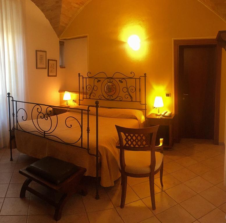 Hotel Palazzo Brunamonti Bevagna Ngoại thất bức ảnh